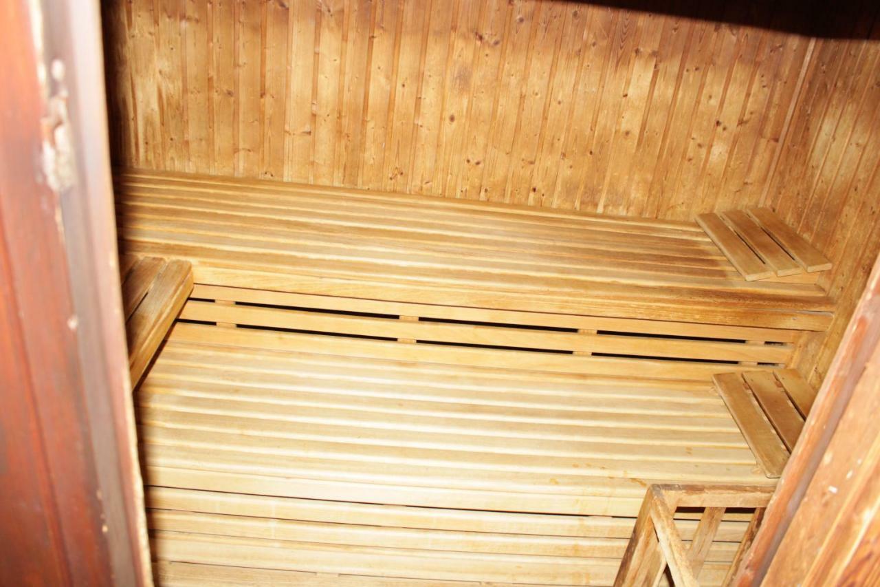 Ferienwohnung "Hagebutze" Mit Sauna Und Schwimmbad バート・ラウターベルク エクステリア 写真