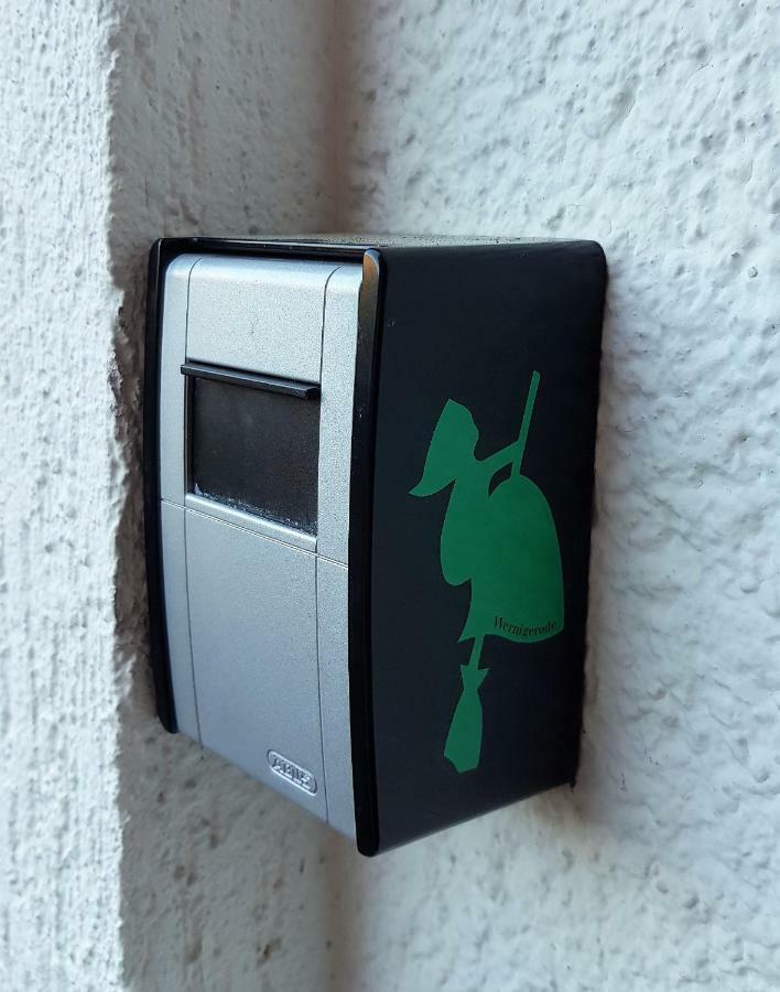 Ferienwohnung "Hagebutze" Mit Sauna Und Schwimmbad バート・ラウターベルク エクステリア 写真