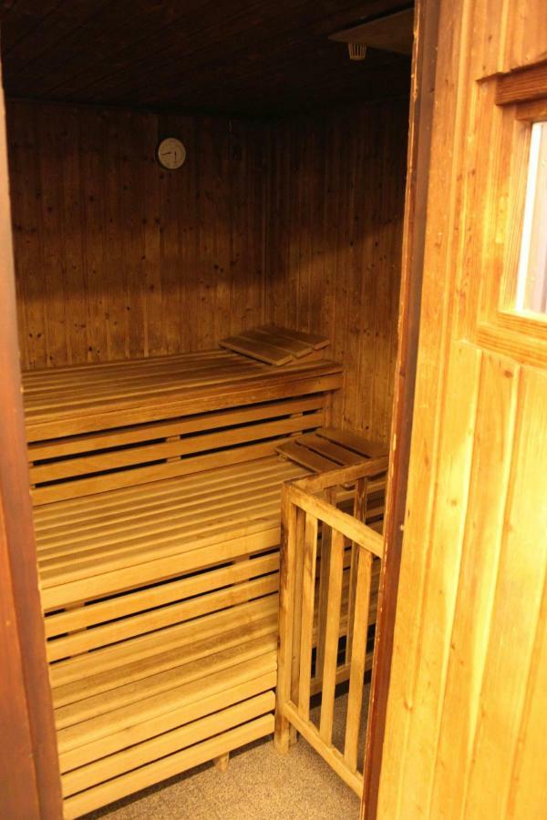 Ferienwohnung "Hagebutze" Mit Sauna Und Schwimmbad バート・ラウターベルク エクステリア 写真
